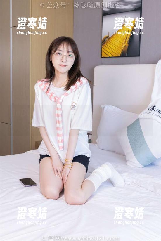 BoBoSocks袜啵啵 - 小淳的黑皮鞋美图，图包翻开就是心动