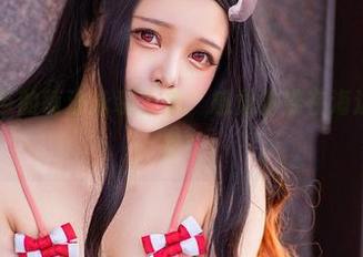 Hachi小芭的蒂法泳装合集，感觉仿佛在海边度假，完美！