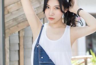 IMiss爱蜜社 – 潜入蕾蕾醒了没泳池：看她如何把水变成画布的合集，真的太会玩了