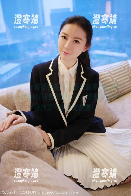 MFStar模范学院-Milk楚楚 MFStar模范学院 - 想要定制专属的夏天?来看看Milk楚楚的写真,顺便教你如何在冷空气中冒充热情!