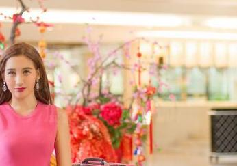 TGOD推女神 – 当艾小青遇到JK，作品的美图化身超能力，真让人怀疑她是不是从漫画里走出来的！