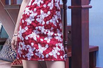 TouTiao头条女神 – 每次看到何娇娇的体操服新图片，都想问问这更新的速度咋这么快！