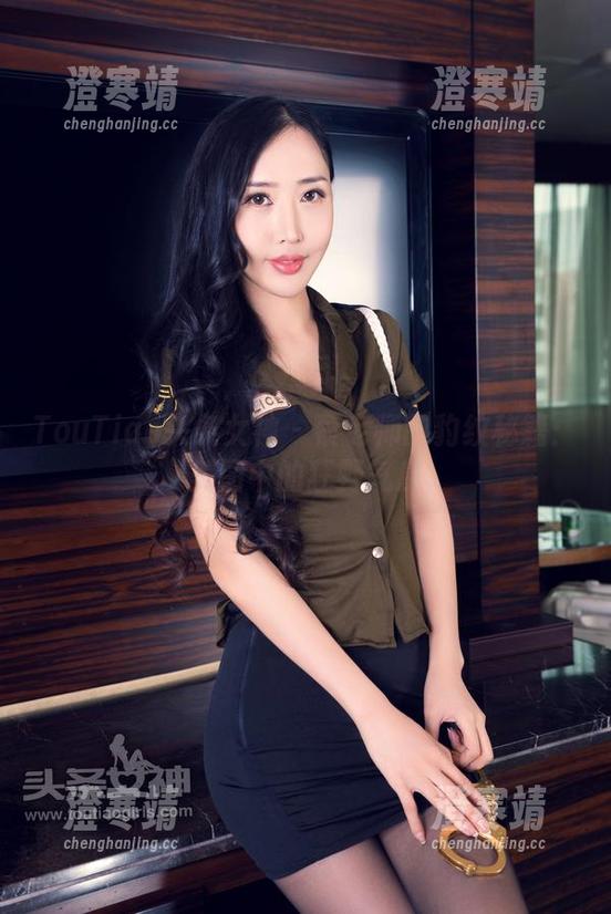 TouTiao头条女神 - 蔡老师的豹纹秘籍：美图中的狂野气息