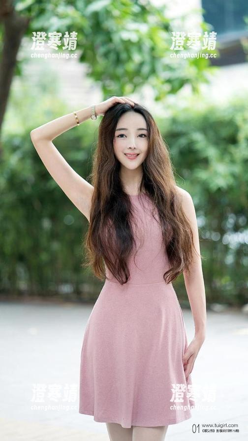 TuiGirl推女郎-何奕恋 TuiGirl推女郎 - 还有谁比何奕恋更懂裤里丝?看看这组原图吧!
