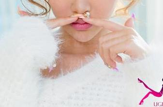 UGirls尤果网 – 陈怡曼的校服写真，资源不多，时光不再，快来抢眼球！