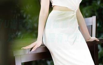XIAOYU语画界 – 看徐莉芝Booty的瑜伽美图，发现我对弯腰有了更高的要求！