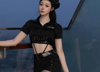 Xiuren秀人网 – 唐翩翩的海边邂逅：一组混搭合集，绝对让你进入梦幻海洋的漩涡里