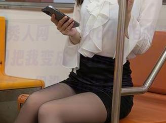 Xiuren秀人网 – 小甜angle的精选连衣裙，瞬间把我变成“不会冷不起”的夏季仙女，但没人相信我是真的！