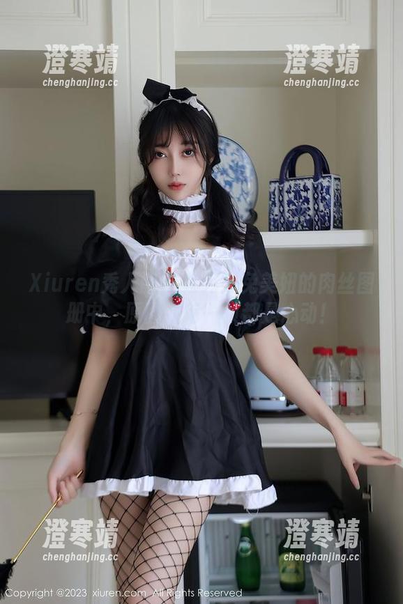 Xiuren秀人网-月野兔美妞 Xiuren秀人网 - 在月野兔美妞的肉丝图册中,原图的每一帧都是心动!