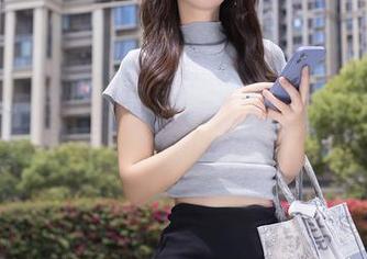 Xiuren秀人网 – 再来一波！熊小诺灰丝私房美图，一个不小心就陷进去了。