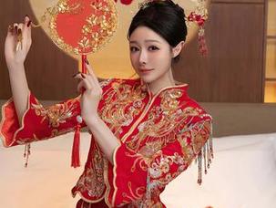 Xiuren秀人网 – 白白Alina的传奇：裤里丝写真，重启你的视觉感受