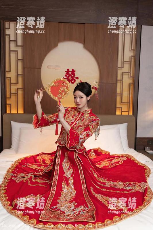 Xiuren秀人网-白白Alina Xiuren秀人网 - 白白Alina的传奇:裤里丝写真,重启你的视觉感受