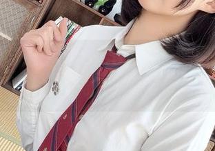 当娃娃机遇上nagisa魔物喵，图片里的氛围真是让人恍惚，爱得毫无底线。