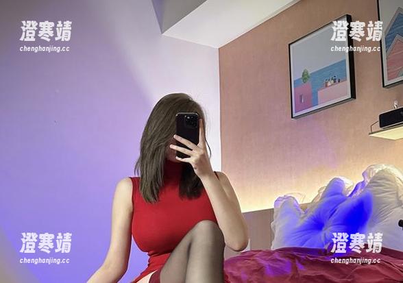 乙醇子 微密圈 - 每次看到乙醇子的红裙原图,都忍不住想把它当壁纸,把自己也包裹进那种感觉!