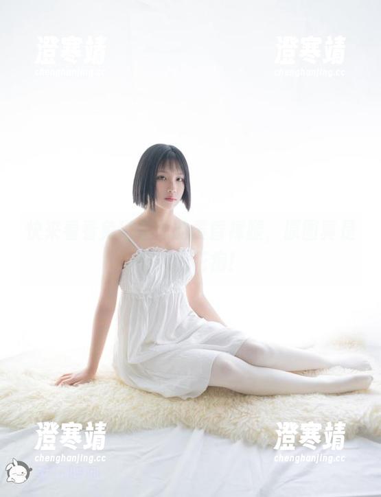 兔玩映画 快来看看兔玩映画的黄昏裸腿,原图真是让人犯花痴!