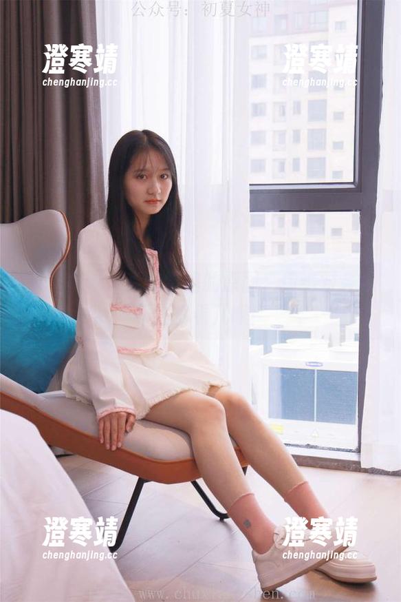 初夏女神-点点 初夏女神 - 点点学姐的原图,你绝对会忍不住多看几眼!