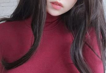 这不是普通的瑜伽服合集！看女主K如何用壁纸记录自己的冒失之路！