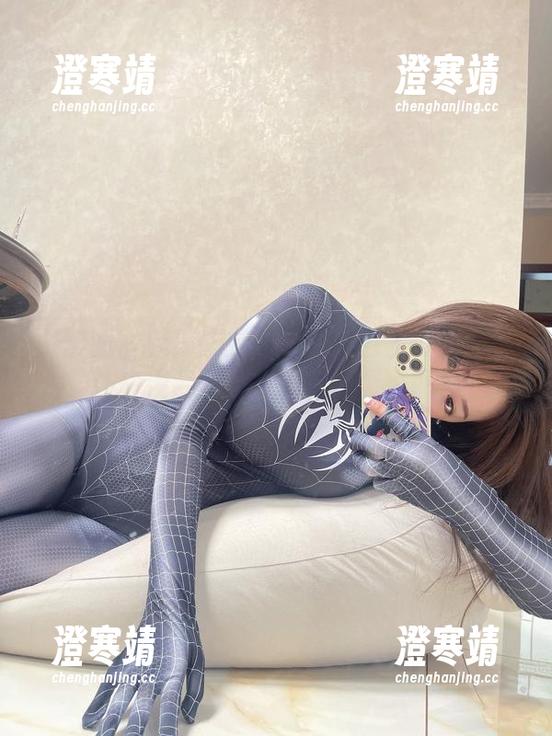 微密圈 - 哇！奶宝妹纸在舞会上的穿搭：让你羡慕到不行——原图、图集