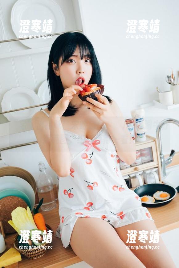 “宅”出品味！宋哈娜(송하나)的破洞牛仔裤美图，绝对值得一看！