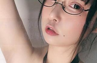 来呀，快来围观！小泉学姐吖的透明女仆写真作品：虚拟与现实的结合！