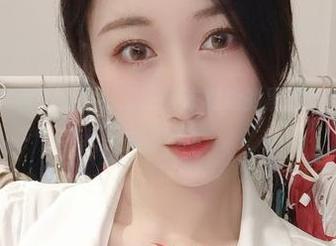 微密圈 – 私房味道的小玉吃果冻和她的黑渔网，真是个奇妙组合！