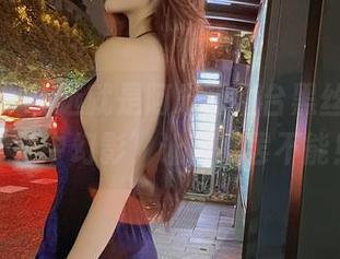 微密圈 – 精选就是阿朱啊酒台黑丝，真是‘杯中幻影’让人欲罢不能！