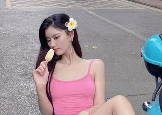 微密圈 – 就是阿朱啊的蕾丝旗袍图集更新，流连忘返，简直美得让我嘴巴合不拢