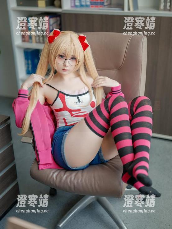 无圣光下的幼水铃衣黑丝图集，简直就是视力检测，颜色太美了！