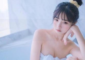 “念雪ww”校服原图分享，青春的多面性，每个角度都有故事