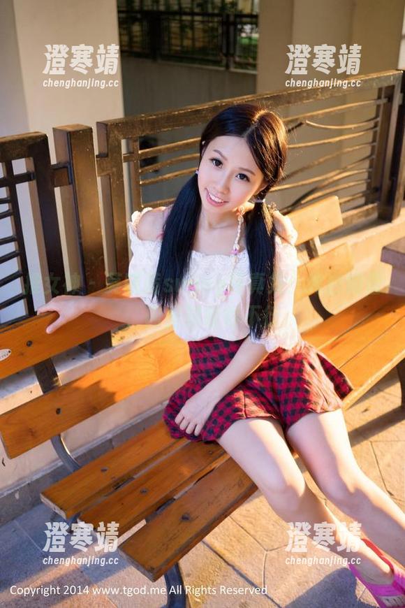 推女神-莫晓茜sunny 推女神 - 莫晓茜sunny写真集:纯白如雪,内里却暖得不行