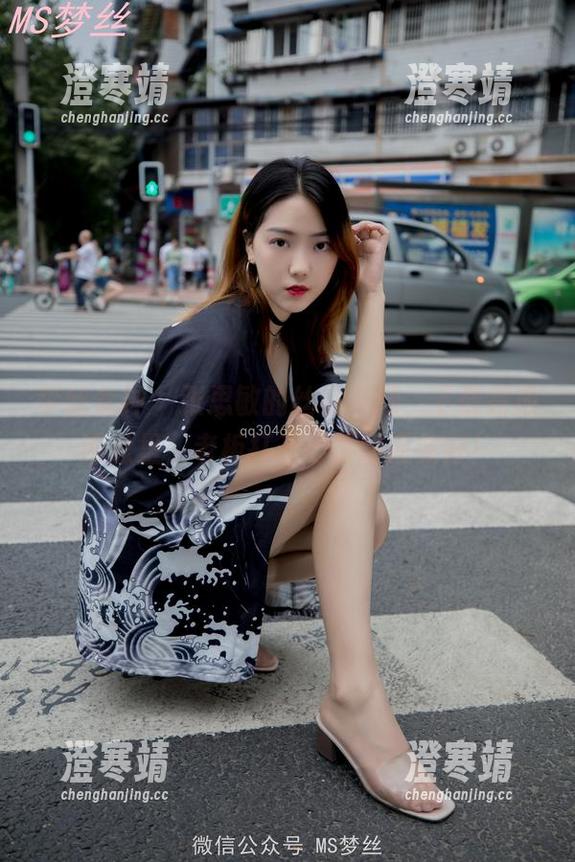 梦丝女神 - 张思敏的丝袜美腿，下载完放网盘里，老板打工心情瞬间变好！
