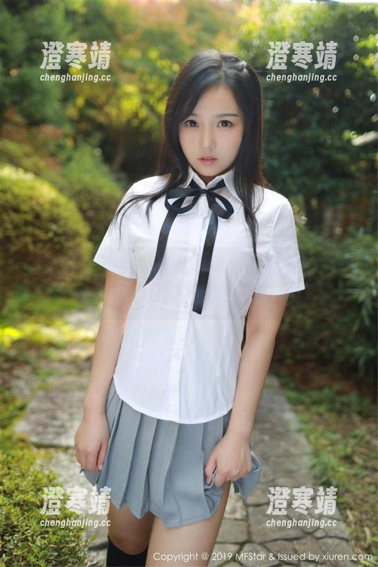 模范学院-小果冻儿 模范学院 - 小果冻儿写真:在皮衣的保护下,闪闪发光的果冻