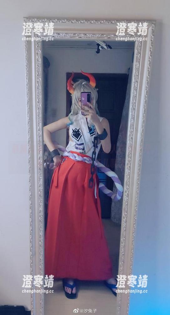 最新汐兔子写真，樱花记让人脑洞大开，难道她真的会跟花儿聊天？