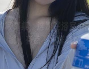浅安安的写真集，这次在浴室中的最新尝试，有点不一样哦！