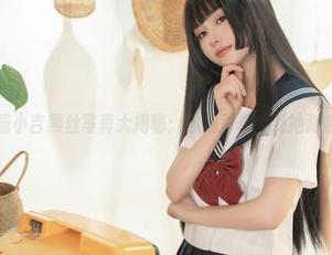 爆机少女喵小吉黑丝写真大揭秘：你绝对想不到她背后的故事！