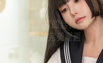 走进爆机少女喵小吉的丝袜世界：原图和图册的完美邂逅