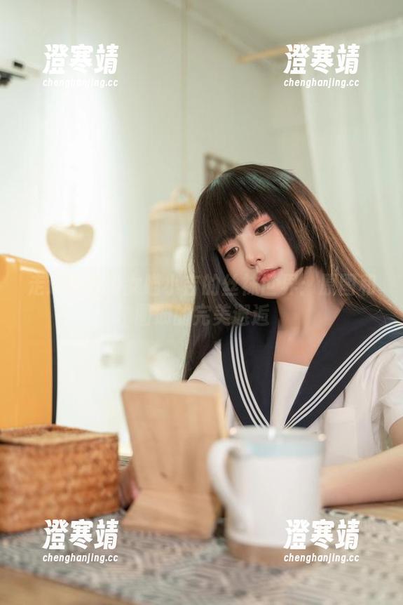 走进爆机少女喵小吉的丝袜世界：原图和图册的完美邂逅