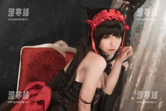 观看爱老师phd的‘女仆’写真，原图里那些‘我不知道怎么形容’的瞬间！