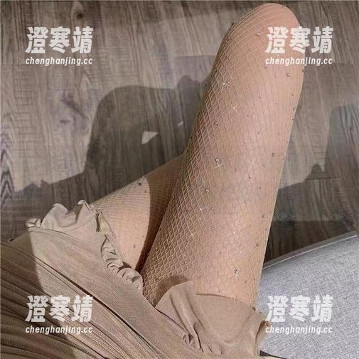 微密圈 - 猪小七的双马尾作品，转个圈就能让你心情UP！有没有被她的可爱击中？