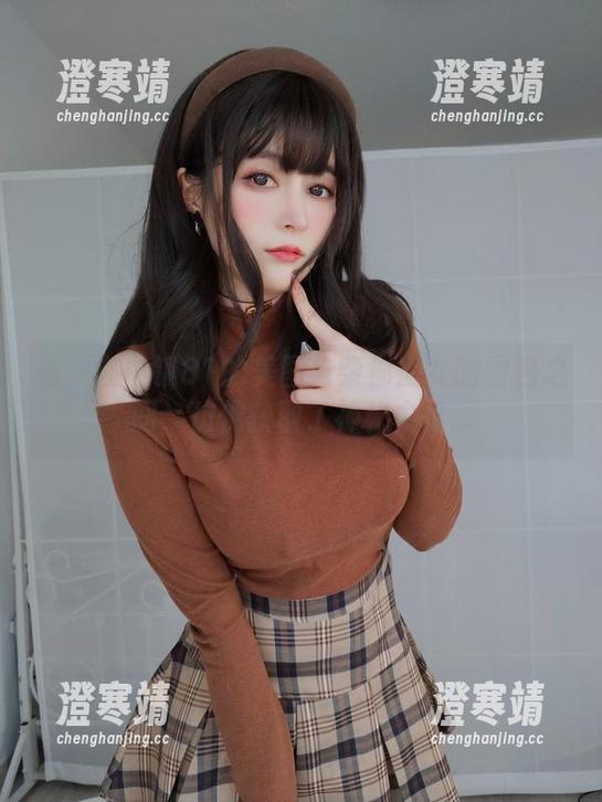 迷失在白银81的美图与柴郡魔女的图包之间，仿佛获取了神秘力量...
