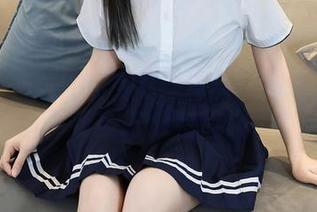 秀人网 – Manuela玛鲁娜的肉丝写真，新更新！好像有点饿了？