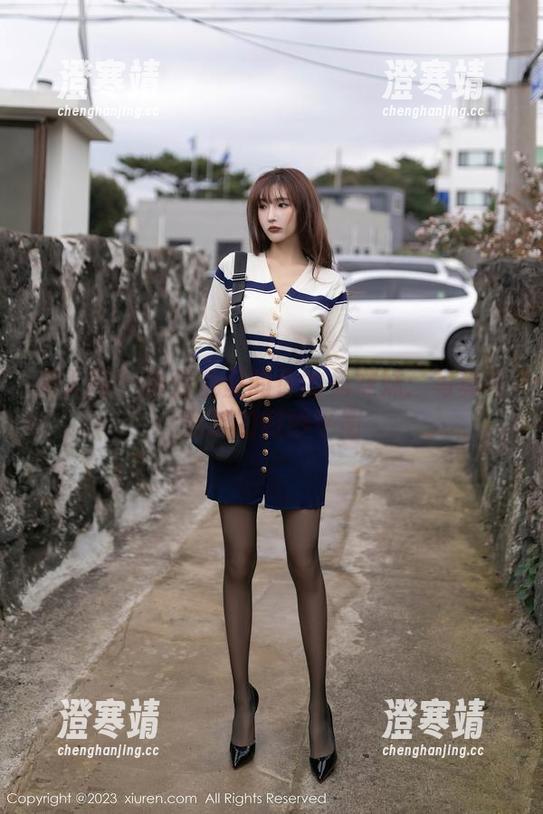 秀人网-你的兔妹妹 秀人网 - 办公室里的你的兔妹妹:写真与泡茶的微妙平衡