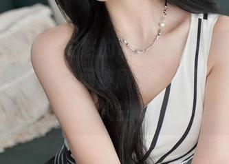 秀人网 – 看到安然的私房黑丝内衣图包，我的审美标准瞬间被刷新，心里默念：这就是人生啊！