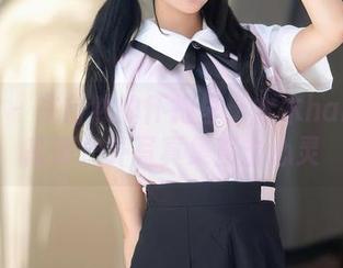 秀人网 – 在自然的怀抱里：木木hanna的高清户外写真集直击心灵