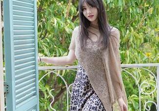 秀人网 – 果儿victoria与棉袜的奇妙冒险：一场视觉的袜子狂欢