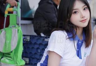 秀人网 – 白色的轻叹：白沫的写真图集，随手一拍拍出诗意