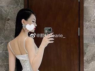 微密圈 – 当脸红Dearie穿上这连体衣，高清图册里的每一帧都被调皮的阳光打了一遍！