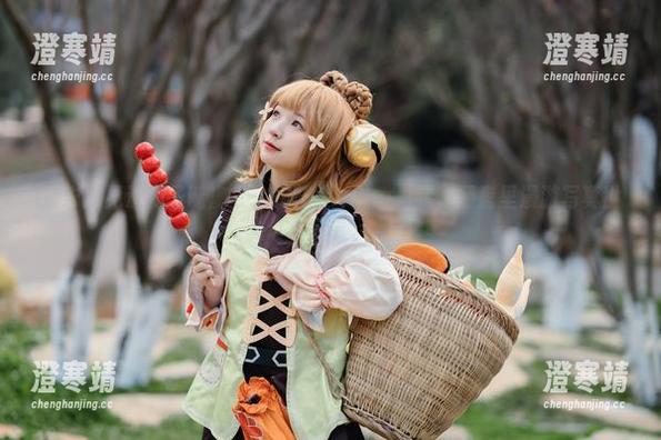 花铃Hana 过去没见过的圣诞魔女,跟花铃Hana一起在网盘里漫游写真世界!