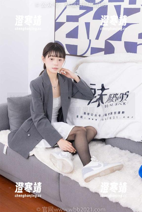 袜啵啵 - 熊熊——在这一组板鞋作品中，图片悄悄藏着温暖。