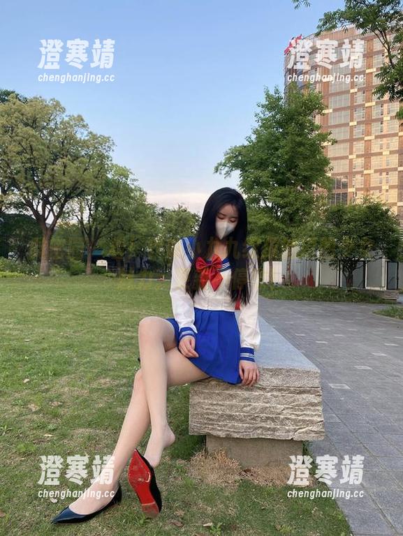 微密圈 - 看！软妹小九九绽放的原图少女魅力，更新不停歇！